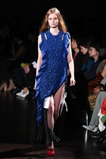 TOGA 2018年春夏コレクション - まだ見ぬ肌を“現在進行形で”より自由に解き放ち続ける｜写真49