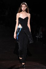 TOGA 2018年春夏コレクション - まだ見ぬ肌を“現在進行形で”より自由に解き放ち続ける｜写真52