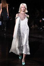 TOGA 2018年春夏コレクション - まだ見ぬ肌を“現在進行形で”より自由に解き放ち続ける｜写真53