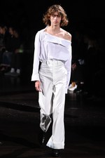 TOGA 2018年春夏コレクション - まだ見ぬ肌を“現在進行形で”より自由に解き放ち続ける｜写真54