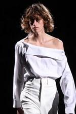 TOGA 2018年春夏コレクション - まだ見ぬ肌を“現在進行形で”より自由に解き放ち続ける｜写真55