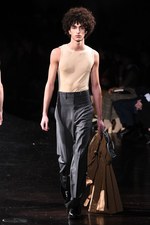 TOGA 2018年春夏コレクション - まだ見ぬ肌を“現在進行形で”より自由に解き放ち続ける｜写真58