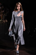 TOGA 2018年春夏コレクション - まだ見ぬ肌を“現在進行形で”より自由に解き放ち続ける｜写真59