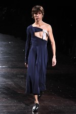 TOGA 2018年春夏コレクション - まだ見ぬ肌を“現在進行形で”より自由に解き放ち続ける｜写真60