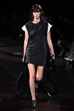 TOGA 2018年春夏コレクション - まだ見ぬ肌を“現在進行形で”より自由に解き放ち続ける｜写真61