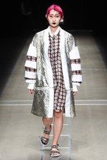 アクオド バイ チャヌ 2018春夏コレクション - 弾丸のようにアグレッシブに時代を切り拓く｜写真6