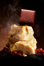 パティシエ エス コヤマから「梅干し」や「奈良漬」を使った新作チョコレート｜写真1