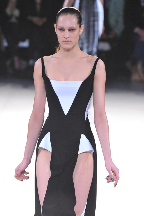 ミュグレー(MUGLER) 2012-13年秋冬 ウィメンズコレクション  - 写真19