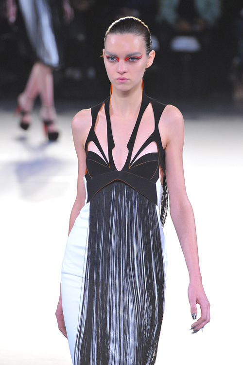 ミュグレー(MUGLER) 2012-13年秋冬 ウィメンズコレクション  - 写真21