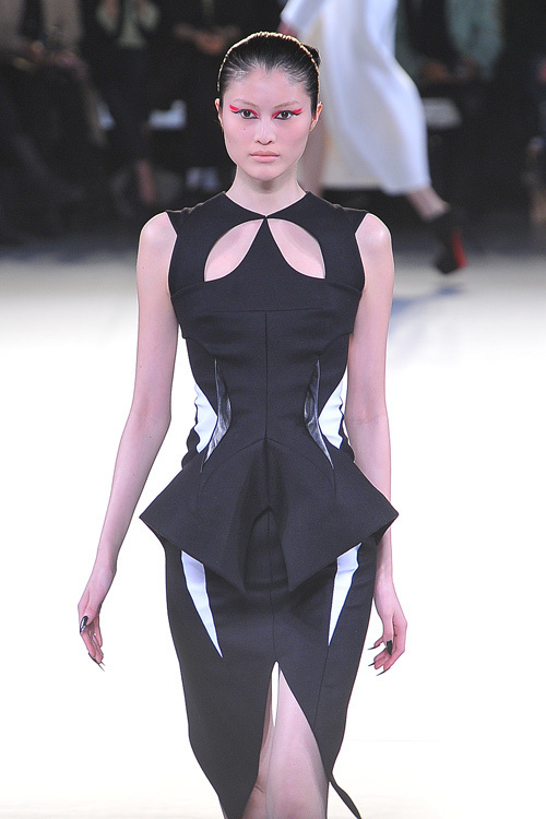 ミュグレー(MUGLER) 2012-13年秋冬 ウィメンズコレクション  - 写真32