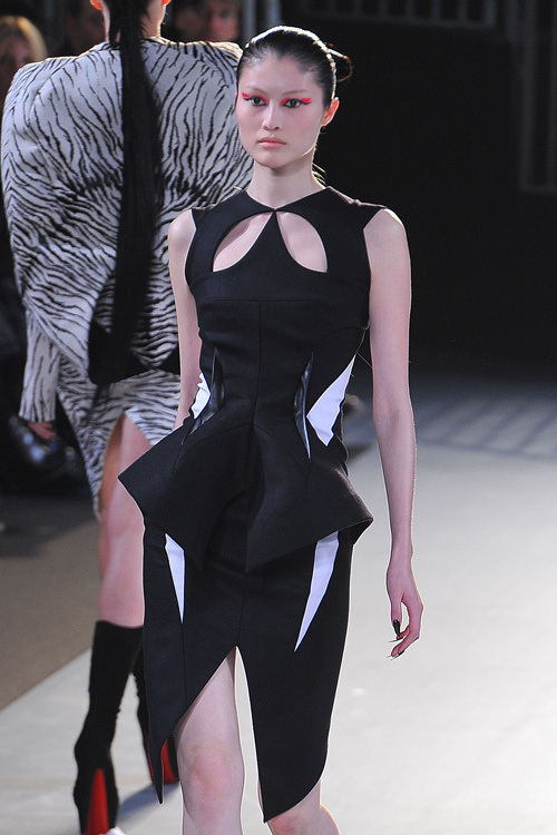 ミュグレー(MUGLER) 2012-13年秋冬 ウィメンズコレクション  - 写真36