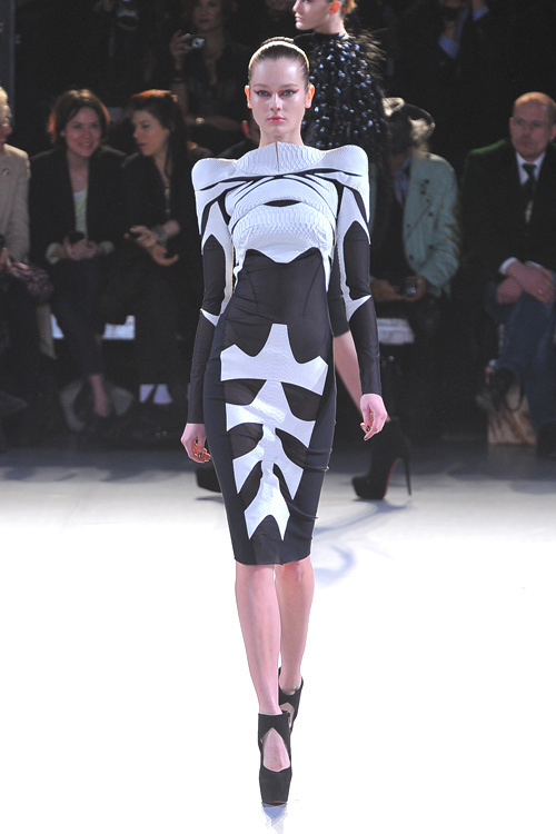 ミュグレー(MUGLER) 2012-13年秋冬 ウィメンズコレクション  - 写真39