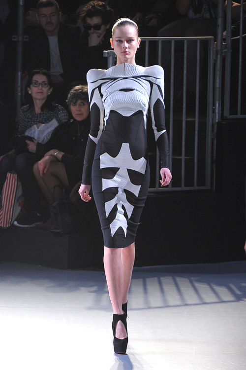 ミュグレー(MUGLER) 2012-13年秋冬 ウィメンズコレクション  - 写真44