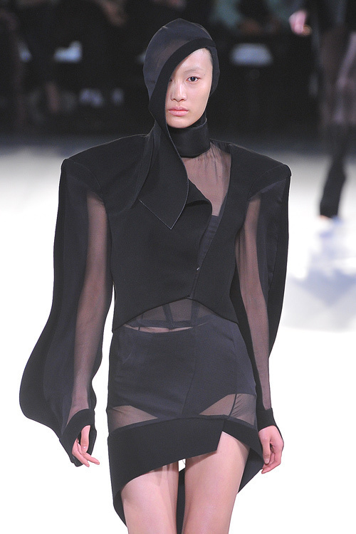 ミュグレー(MUGLER) 2012-13年秋冬 ウィメンズコレクション  - 写真47