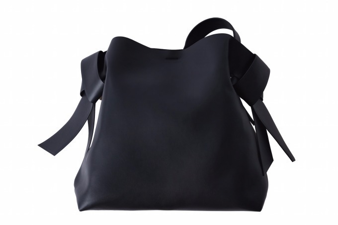 バッグ Acne Studios MUSUBI Maxi Musubi Maxi Shoulder Bag – La Garçonne