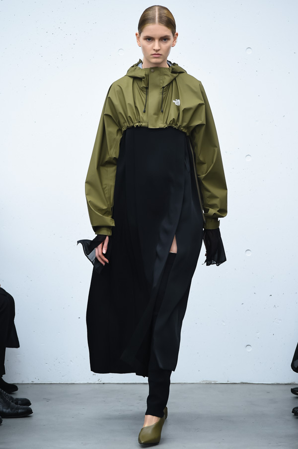 Hyke ハイク 18年春夏コレクション ミリタリーに女性性を宿す 聡明なアイデア ファッションプレス