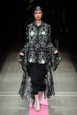 ヴィヴィアンノ スー2018年春夏コレクション - 芽生えから咲き、枯れるまで…循環する“花の一生”｜写真6