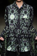 ヴィヴィアンノ スー2018年春夏コレクション - 芽生えから咲き、枯れるまで…循環する“花の一生”｜写真7