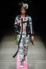 ヴィヴィアンノ スー2018年春夏コレクション - 芽生えから咲き、枯れるまで…循環する“花の一生”｜写真14