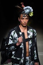 ヴィヴィアンノ スー2018年春夏コレクション - 芽生えから咲き、枯れるまで…循環する“花の一生”｜写真15