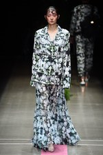 ヴィヴィアンノ スー2018年春夏コレクション - 芽生えから咲き、枯れるまで…循環する“花の一生”｜写真17