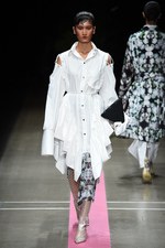 ヴィヴィアンノ スー2018年春夏コレクション - 芽生えから咲き、枯れるまで…循環する“花の一生”｜写真20