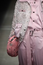 ヴィヴィアンノ スー2018年春夏コレクション - 芽生えから咲き、枯れるまで…循環する“花の一生”｜写真29