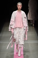 ヴィヴィアンノ スー2018年春夏コレクション - 芽生えから咲き、枯れるまで…循環する“花の一生”｜写真34