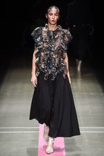 ヴィヴィアンノ スー2018年春夏コレクション - 芽生えから咲き、枯れるまで…循環する“花の一生”｜写真42