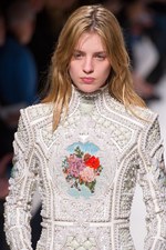バルマン(BALMAIN) 2012-13年秋冬コレクション - 革命期ロシアの優美なるジュエラーの世界を表現｜写真7