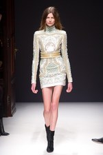 バルマン(BALMAIN) 2012-13年秋冬コレクション - 革命期ロシアの優美なるジュエラーの世界を表現｜写真16