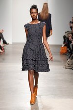 KAREN WALKER(カレンウォーカー) 2012-13年秋冬コレクション - 印象的なアイディアをMIX｜写真7