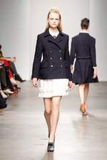 KAREN WALKER(カレンウォーカー) 2012-13年秋冬コレクション - 印象的なアイディアをMIX｜写真10