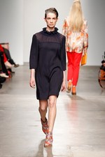 KAREN WALKER(カレンウォーカー) 2012-13年秋冬コレクション - 印象的なアイディアをMIX｜写真24