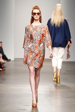 KAREN WALKER(カレンウォーカー) 2012-13年秋冬コレクション - 印象的なアイディアをMIX｜写真26