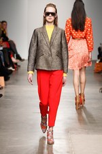 KAREN WALKER(カレンウォーカー) 2012-13年秋冬コレクション - 印象的なアイディアをMIX｜写真31