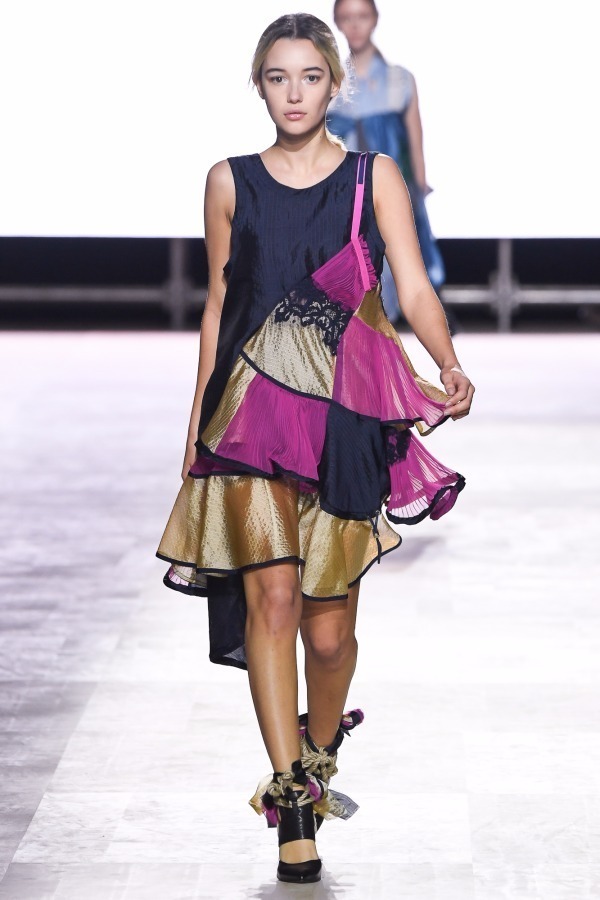 sacai / UNDERCOVER合同ショー - 2つの異なる世界観を表現＆コラボを象徴するラスト｜写真1