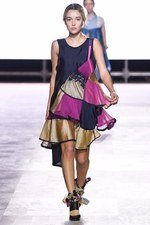 sacai / UNDERCOVER合同ショー - 2つの異なる世界観を表現＆コラボを象徴するラスト｜写真1