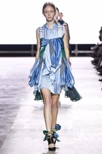 sacai / UNDERCOVER合同ショー - 2つの異なる世界観を表現＆コラボを象徴するラスト｜写真2