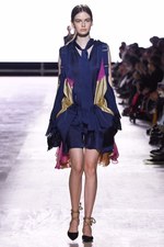 sacai / UNDERCOVER合同ショー - 2つの異なる世界観を表現＆コラボを象徴するラスト｜写真3