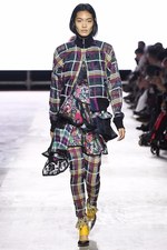 sacai / UNDERCOVER合同ショー - 2つの異なる世界観を表現＆コラボを象徴するラスト｜写真33