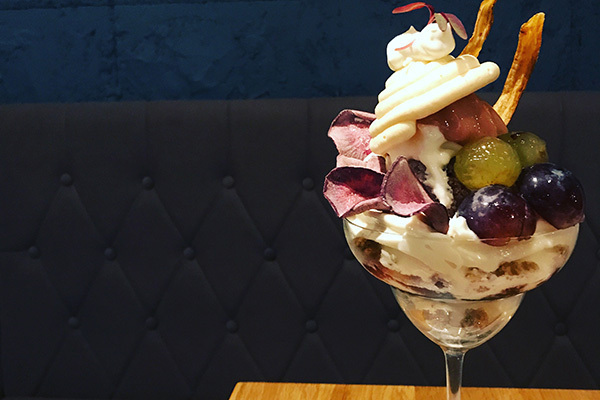 「パフェテリア ベル」