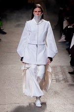 アガノヴィッチ 2012-13年秋冬コレクション - 哲学的世界観を広大な海のイメージに乗せて｜写真7