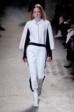 アガノヴィッチ 2012-13年秋冬コレクション - 哲学的世界観を広大な海のイメージに乗せて｜写真13