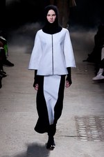 アガノヴィッチ 2012-13年秋冬コレクション - 哲学的世界観を広大な海のイメージに乗せて｜写真14