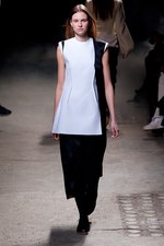 アガノヴィッチ 2012-13年秋冬コレクション - 哲学的世界観を広大な海のイメージに乗せて｜写真16