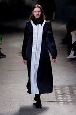 アガノヴィッチ 2012-13年秋冬コレクション - 哲学的世界観を広大な海のイメージに乗せて｜写真20