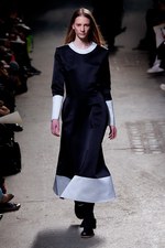 アガノヴィッチ 2012-13年秋冬コレクション - 哲学的世界観を広大な海のイメージに乗せて｜写真22