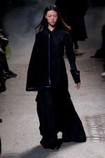 アガノヴィッチ 2012-13年秋冬コレクション - 哲学的世界観を広大な海のイメージに乗せて｜写真25