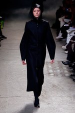 アガノヴィッチ 2012-13年秋冬コレクション - 哲学的世界観を広大な海のイメージに乗せて｜写真26